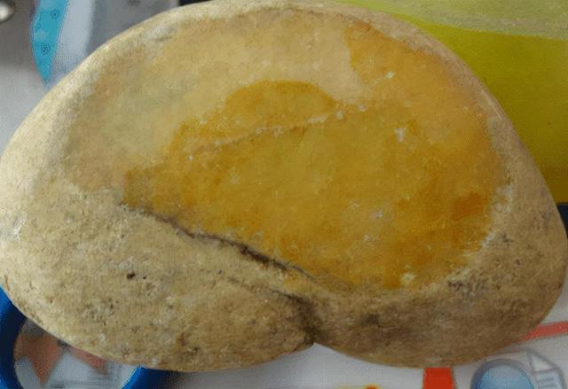 冰种翡翠原石特点,翡翠冰种辨别-第5张图片-翡翠网 冰种翡翠原石特点,翡翠冰种辨别-第5张图片-翡翠网