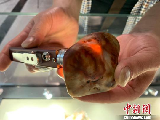 翡翠毛料原石郴州翡翠原石云南货源-第3张图片-翡翠网 翡翠毛料原石郴州翡翠原石云南货源-第3张图片-翡翠网