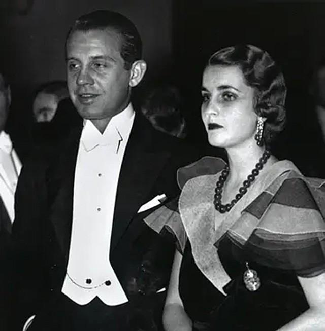 玫瑰翡翠手镯图片,卡地亚金手镯价格图片-第6张图片-翡翠网 玫瑰翡翠手镯图片,卡地亚金手镯价格图片-第6张图片-翡翠网