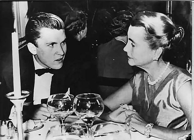 玫瑰翡翠手镯图片,卡地亚金手镯价格图片-第10张图片-翡翠网 玫瑰翡翠手镯图片,卡地亚金手镯价格图片-第10张图片-翡翠网