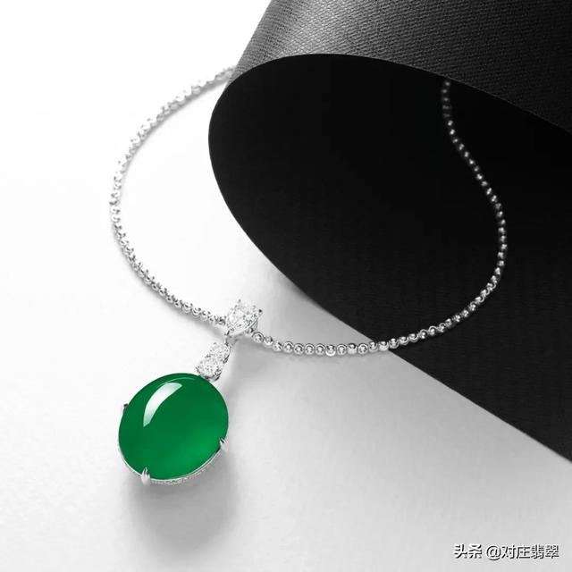 十万元翡翠满绿挂件满绿翡翠挂件图片价格-第1张图片-翡翠网 十万元翡翠满绿挂件满绿翡翠挂件图片价格-第1张图片-翡翠网