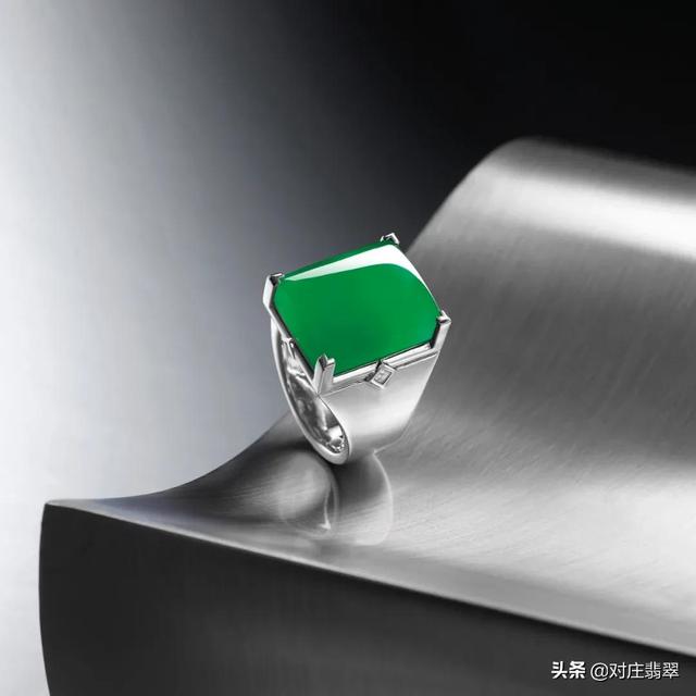 十万元翡翠满绿挂件满绿翡翠挂件图片价格-第2张图片-翡翠网 十万元翡翠满绿挂件满绿翡翠挂件图片价格-第2张图片-翡翠网