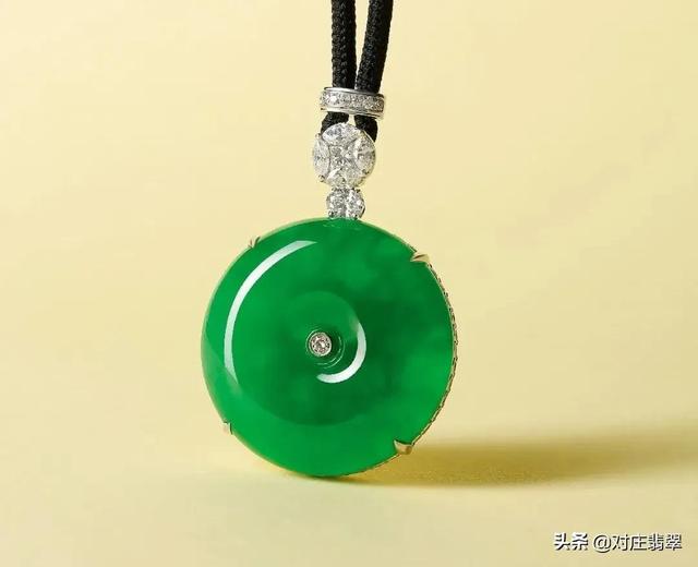 十万元翡翠满绿挂件满绿翡翠挂件图片价格-第13张图片-翡翠网 十万元翡翠满绿挂件满绿翡翠挂件图片价格-第13张图片-翡翠网