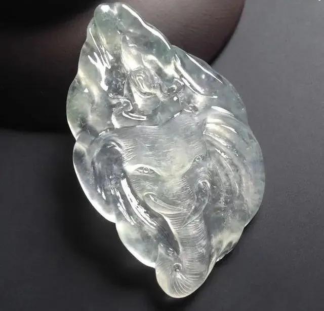 翡翠专业色卡,翡翠的辨别专业知识-第5张图片-翡翠网 翡翠专业色卡,翡翠的辨别专业知识-第5张图片-翡翠网