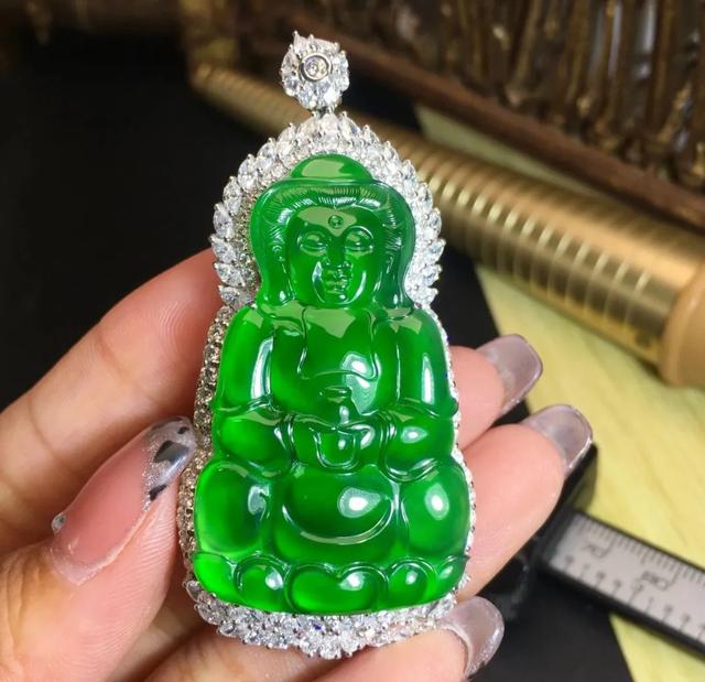 翡翠专业色卡,翡翠的辨别专业知识-第6张图片-翡翠网 翡翠专业色卡,翡翠的辨别专业知识-第6张图片-翡翠网