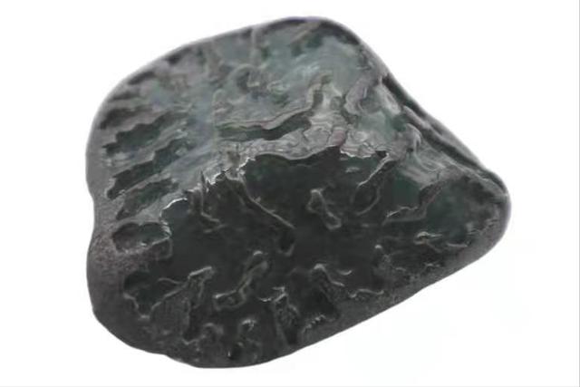 翡翠原石哪个好郑州玉器翡翠原石哪种好-第2张图片-翡翠网 翡翠原石哪个好郑州玉器翡翠原石哪种好-第2张图片-翡翠网