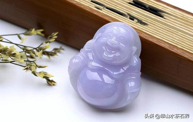 女人佩戴翡翠手镯的好处狗年适合戴翡翠手镯吗-第17张图片-翡翠网 女人佩戴翡翠手镯的好处狗年适合戴翡翠手镯吗-第17张图片-翡翠网