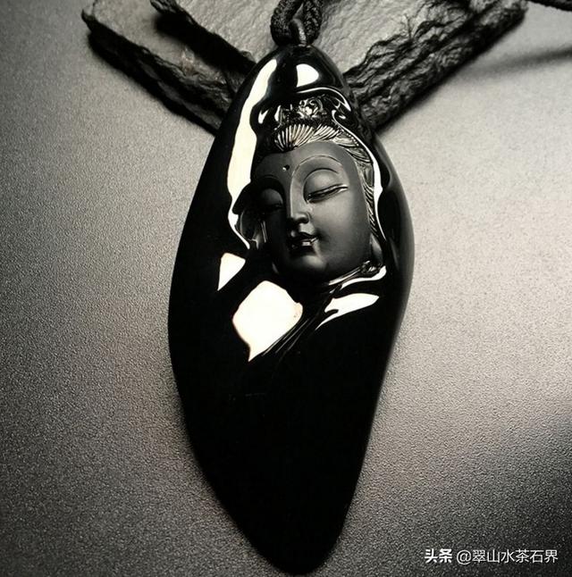 女人佩戴翡翠手镯的好处狗年适合戴翡翠手镯吗-第20张图片-翡翠网 女人佩戴翡翠手镯的好处狗年适合戴翡翠手镯吗-第20张图片-翡翠网