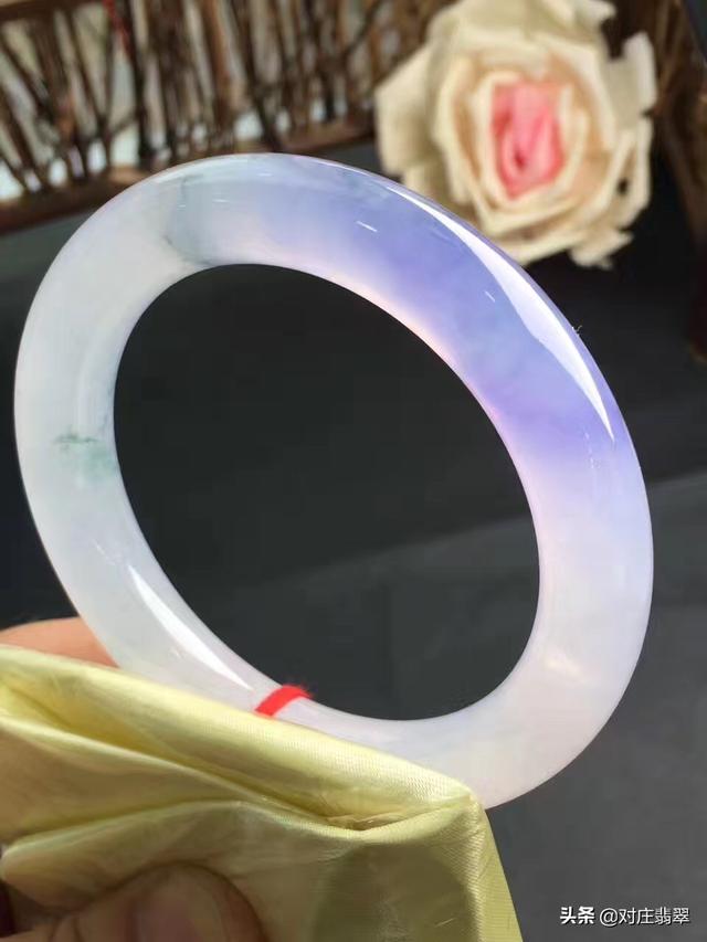 翡翠手镯绿色紫色的简单介绍-第4张图片-翡翠网 翡翠手镯绿色紫色的简单介绍-第4张图片-翡翠网