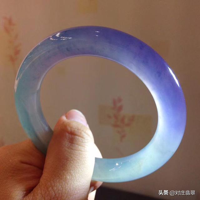 翡翠手镯绿色紫色的简单介绍-第5张图片-翡翠网 翡翠手镯绿色紫色的简单介绍-第5张图片-翡翠网