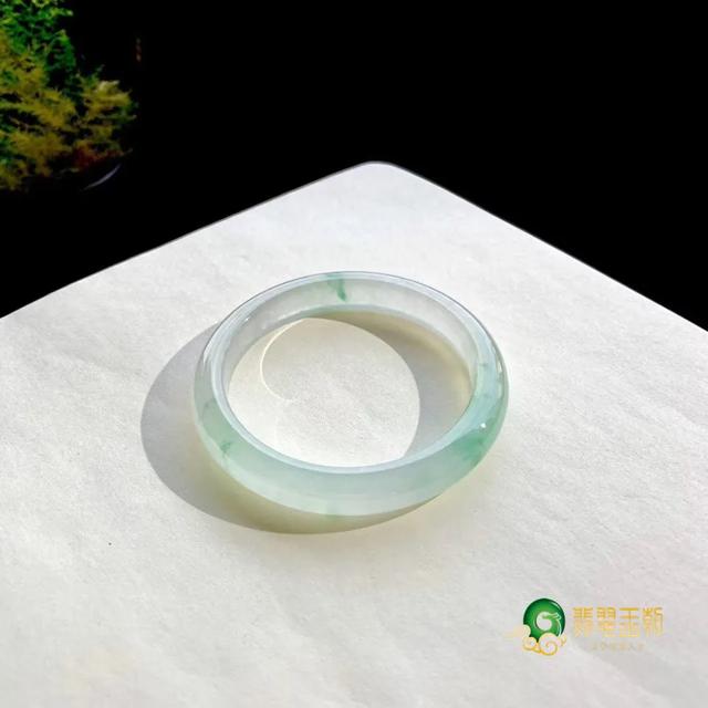 翡翠引发的故事,翡翠故事知识分享-第10张图片-翡翠网 翡翠引发的故事,翡翠故事知识分享-第10张图片-翡翠网