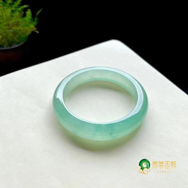 翡翠引发的故事,翡翠故事知识分享-第13张图片-翡翠网 翡翠引发的故事,翡翠故事知识分享-第13张图片-翡翠网