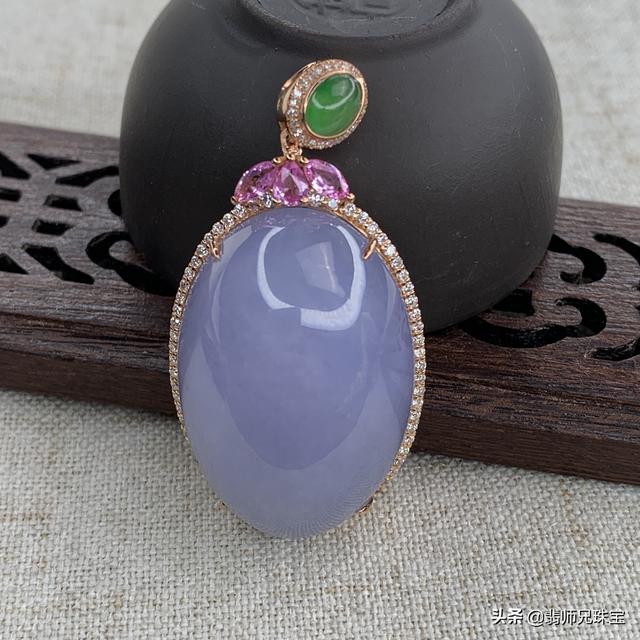 翡翠手镯荧光粉处理的简单介绍-第3张图片-翡翠网 翡翠手镯荧光粉处理的简单介绍-第3张图片-翡翠网