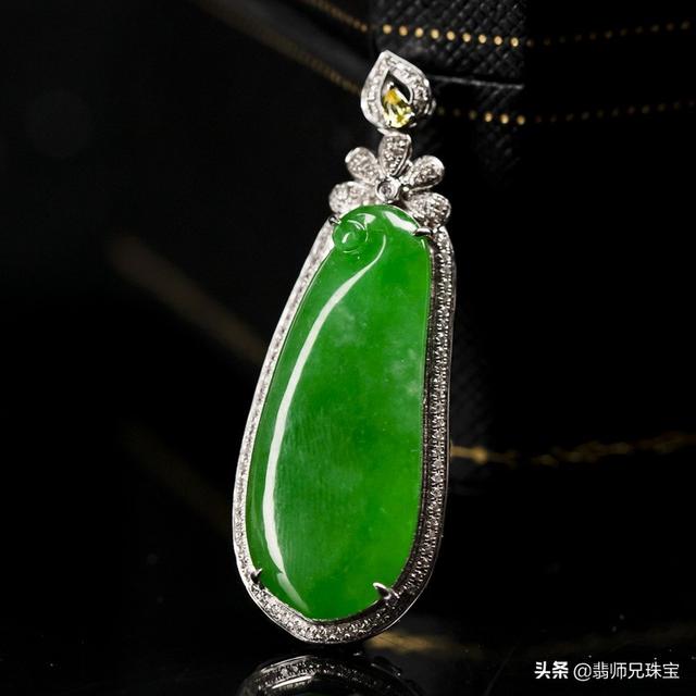 翡翠手镯荧光粉处理的简单介绍-第4张图片-翡翠网 翡翠手镯荧光粉处理的简单介绍-第4张图片-翡翠网