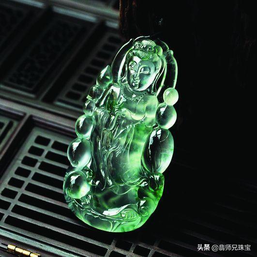 翡翠手镯荧光粉处理的简单介绍-第7张图片-翡翠网 翡翠手镯荧光粉处理的简单介绍-第7张图片-翡翠网