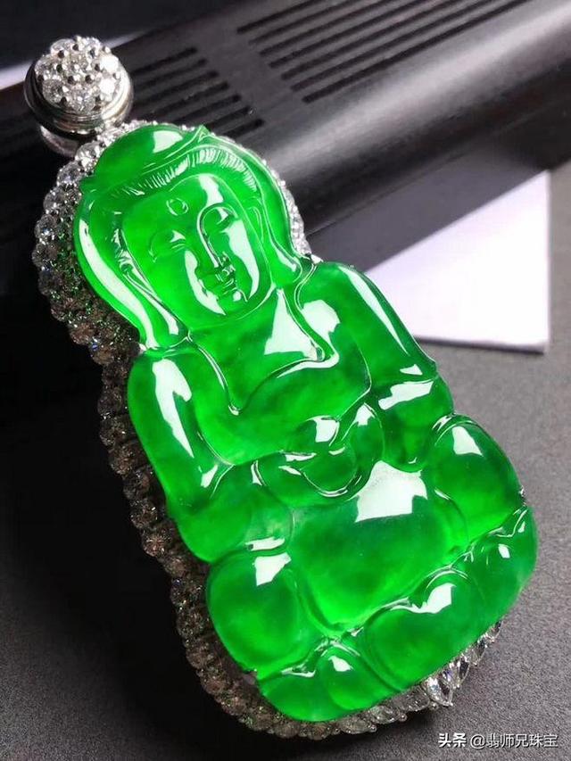 翡翠手镯荧光粉处理的简单介绍-第13张图片-翡翠网 翡翠手镯荧光粉处理的简单介绍-第13张图片-翡翠网