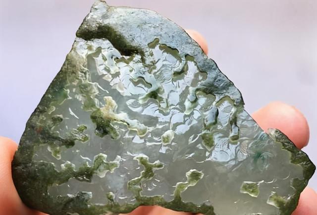 缅甸翡翠原石怎么看缅甸翡翠产区-第5张图片-翡翠网 缅甸翡翠原石怎么看缅甸翡翠产区-第5张图片-翡翠网