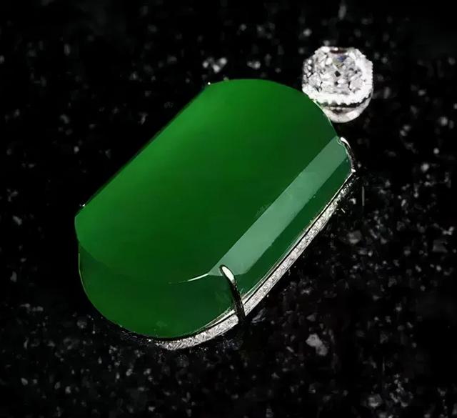 翡翠价格大五价是多少,翡翠价格中五-第1张图片-翡翠网 翡翠价格大五价是多少,翡翠价格中五-第1张图片-翡翠网