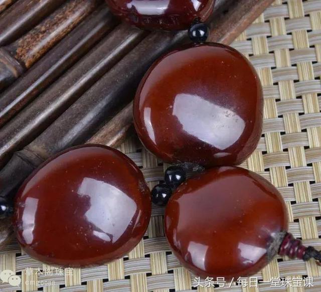 翡翠镶嵌扣头翡翠扣知识-第7张图片-翡翠网 翡翠镶嵌扣头翡翠扣知识-第7张图片-翡翠网