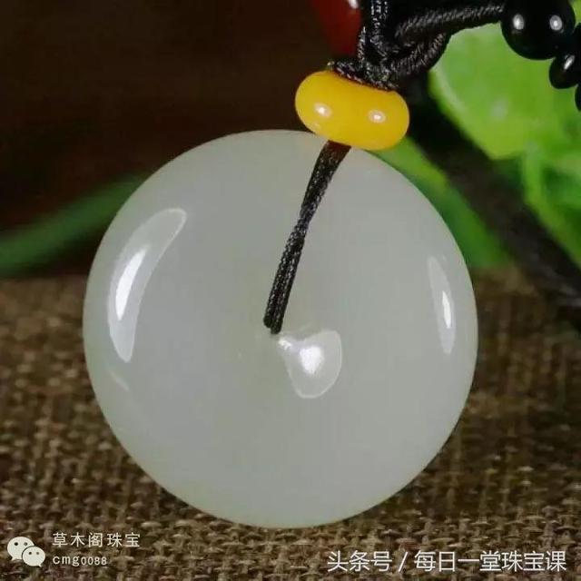 翡翠镶嵌扣头翡翠扣知识-第9张图片-翡翠网 翡翠镶嵌扣头翡翠扣知识-第9张图片-翡翠网