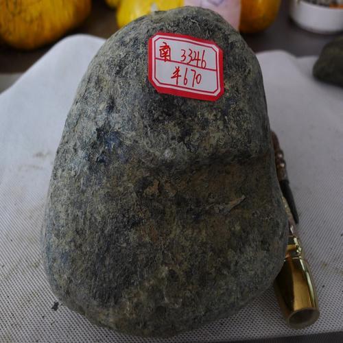 翁巴列翡翠原石特点,翡翠原石有几个场口-第9张图片-翡翠网 翁巴列翡翠原石特点,翡翠原石有几个场口-第9张图片-翡翠网