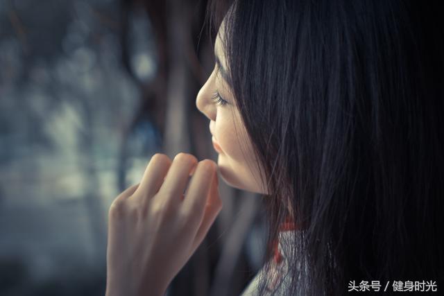 十指芊芊是什么姿势,十指芊芊翡翠知识-第2张图片-翡翠网 十指芊芊是什么姿势,十指芊芊翡翠知识-第2张图片-翡翠网