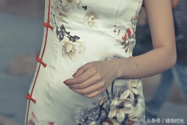 十指芊芊是什么姿势,十指芊芊翡翠知识-第6张图片-翡翠网 十指芊芊是什么姿势,十指芊芊翡翠知识-第6张图片-翡翠网