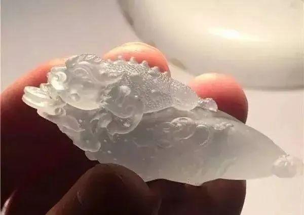 吉林冰种翡翠原石玻璃种翡翠原石-第7张图片-翡翠网 吉林冰种翡翠原石玻璃种翡翠原石-第7张图片-翡翠网