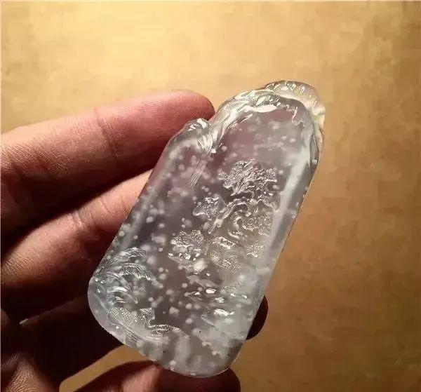 吉林冰种翡翠原石玻璃种翡翠原石-第10张图片-翡翠网 吉林冰种翡翠原石玻璃种翡翠原石-第10张图片-翡翠网