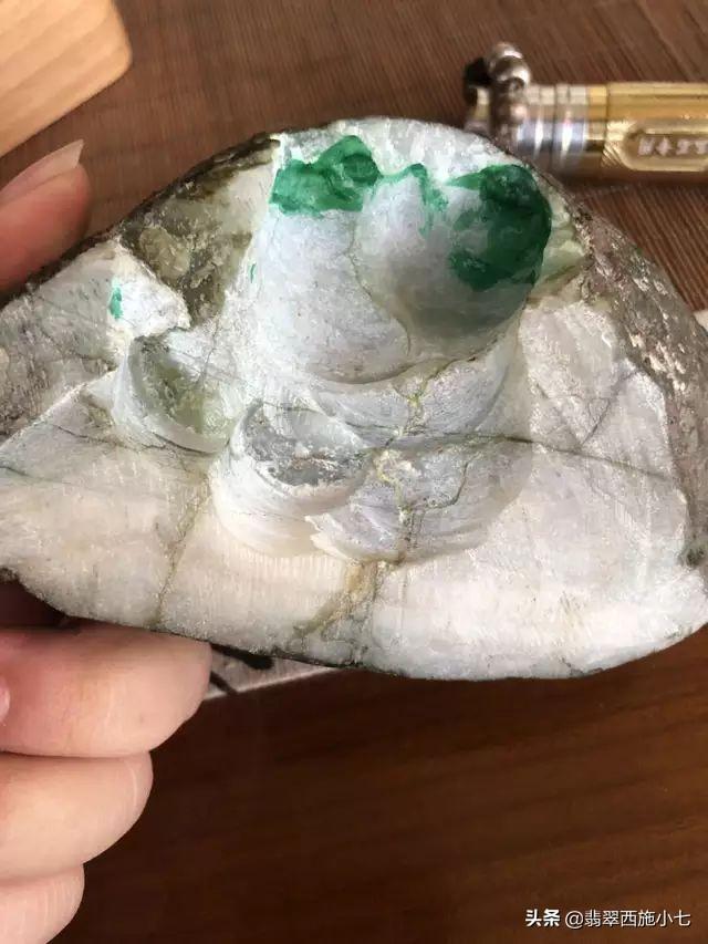 翡翠原石技巧,西安翡翠原石鉴定皮壳-第11张图片-翡翠网 翡翠原石技巧,西安翡翠原石鉴定皮壳-第11张图片-翡翠网
