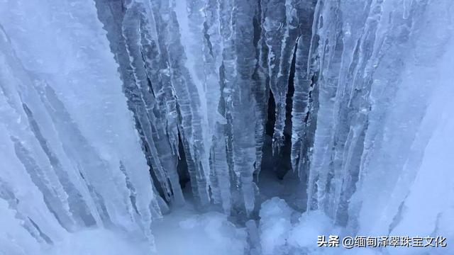 翡翠的原石在哪里翡翠知识图解大全高清照片-第1张图片-翡翠网 翡翠的原石在哪里翡翠知识图解大全高清照片-第1张图片-翡翠网