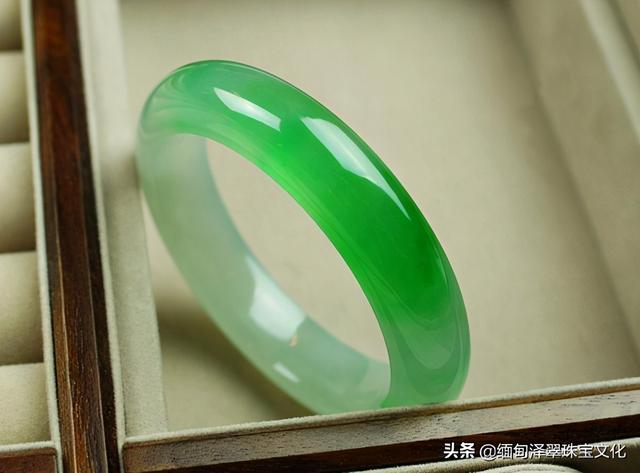 翡翠的原石在哪里翡翠知识图解大全高清照片-第9张图片-翡翠网 翡翠的原石在哪里翡翠知识图解大全高清照片-第9张图片-翡翠网