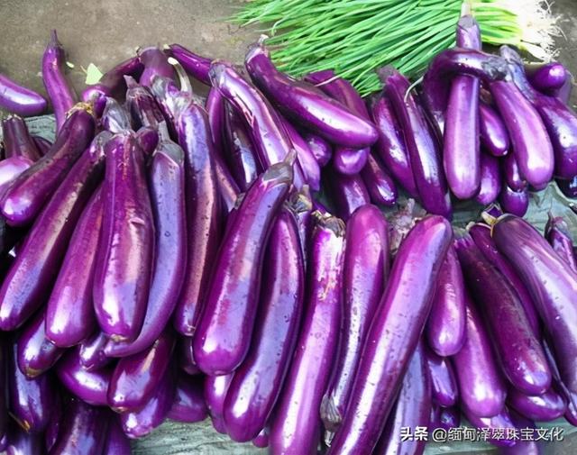 翡翠的原石在哪里翡翠知识图解大全高清照片-第21张图片-翡翠网 翡翠的原石在哪里翡翠知识图解大全高清照片-第21张图片-翡翠网