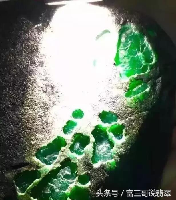 澳洲玉在澳洲哪买澳洲翡翠价格-第5张图片-翡翠网 澳洲玉在澳洲哪买澳洲翡翠价格-第5张图片-翡翠网