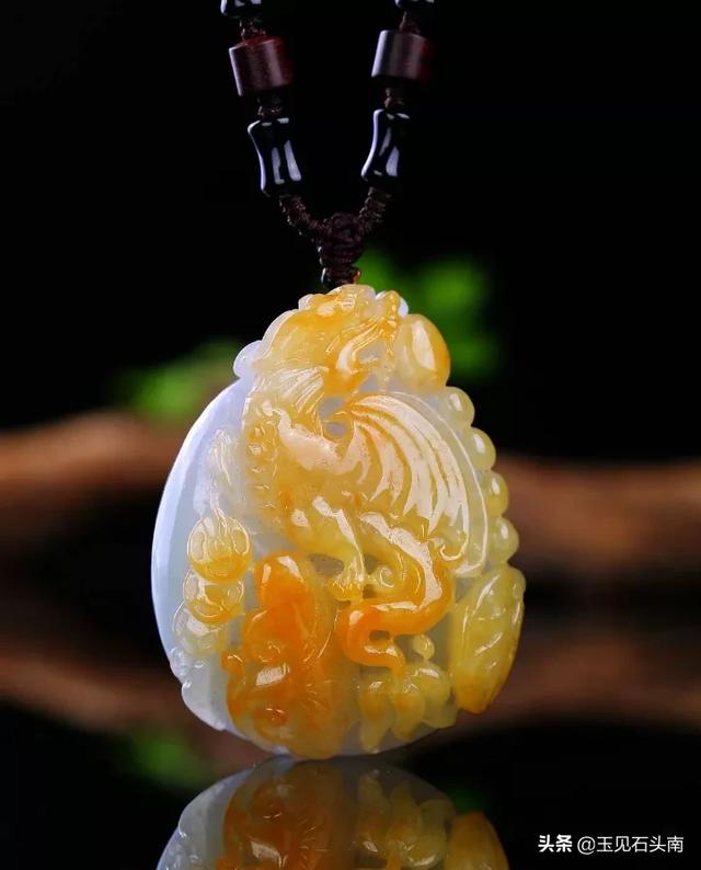 翡翠原石压灯黄雾鸡蛋黄翡翠原石价格-第5张图片-翡翠网 翡翠原石压灯黄雾鸡蛋黄翡翠原石价格-第5张图片-翡翠网