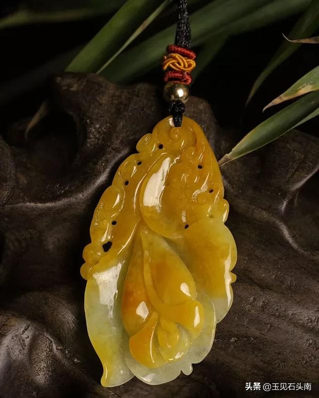 翡翠原石压灯黄雾鸡蛋黄翡翠原石价格-第6张图片-翡翠网 翡翠原石压灯黄雾鸡蛋黄翡翠原石价格-第6张图片-翡翠网
