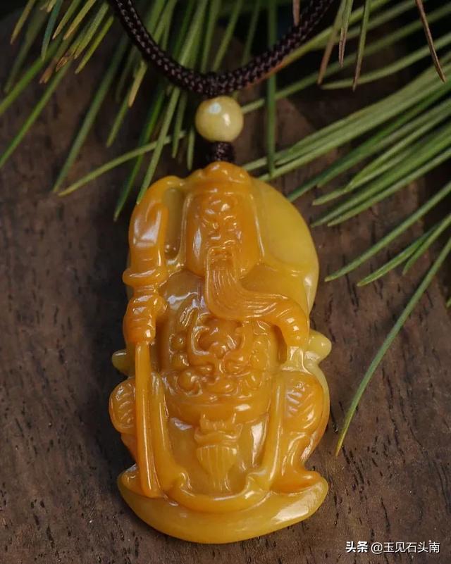 翡翠原石压灯黄雾鸡蛋黄翡翠原石价格-第7张图片-翡翠网 翡翠原石压灯黄雾鸡蛋黄翡翠原石价格-第7张图片-翡翠网