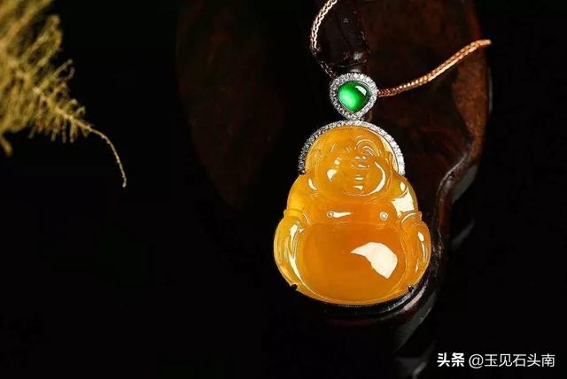 翡翠原石压灯黄雾鸡蛋黄翡翠原石价格-第10张图片-翡翠网 翡翠原石压灯黄雾鸡蛋黄翡翠原石价格-第10张图片-翡翠网