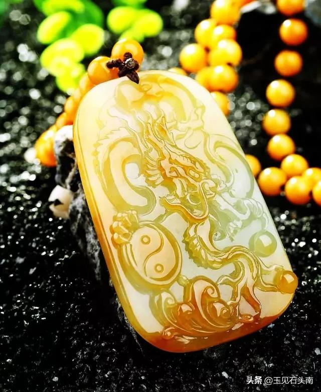 翡翠原石压灯黄雾鸡蛋黄翡翠原石价格-第22张图片-翡翠网 翡翠原石压灯黄雾鸡蛋黄翡翠原石价格-第22张图片-翡翠网