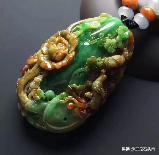 翡翠原石压灯黄雾鸡蛋黄翡翠原石价格-第26张图片-翡翠网 翡翠原石压灯黄雾鸡蛋黄翡翠原石价格-第26张图片-翡翠网