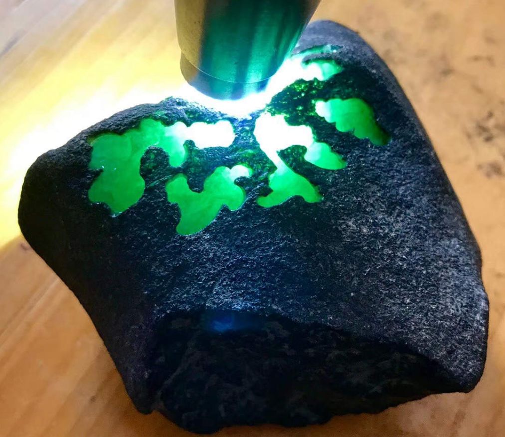 百三桥翡翠原石的特点,三桥翡翠原石-第1张图片-翡翠网 百三桥翡翠原石的特点,三桥翡翠原石-第1张图片-翡翠网