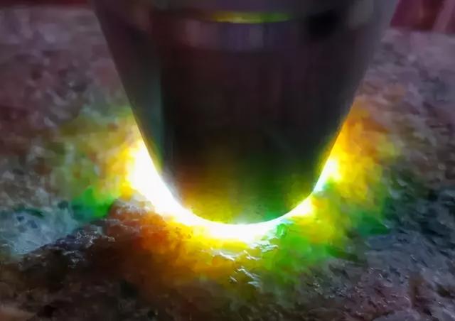 7千左右翡翠原石的简单介绍-第2张图片-翡翠网 7千左右翡翠原石的简单介绍-第2张图片-翡翠网