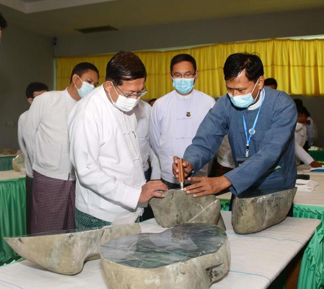 赵阳兰百度百科博也珠宝中缅翡翠原石-第1张图片-翡翠网 赵阳兰百度百科博也珠宝中缅翡翠原石-第1张图片-翡翠网