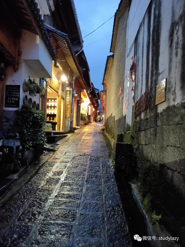 武隆玉石翡翠原石的简单介绍-第36张图片-翡翠网 武隆玉石翡翠原石的简单介绍-第36张图片-翡翠网