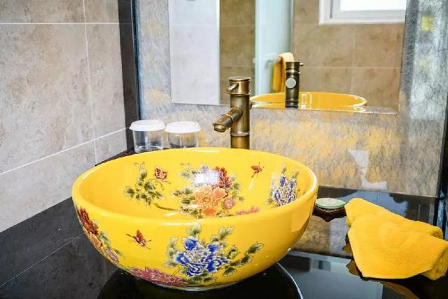 翡翠原石价值鞍山天然翡翠原石多少钱-第12张图片-翡翠网 翡翠原石价值鞍山天然翡翠原石多少钱-第12张图片-翡翠网