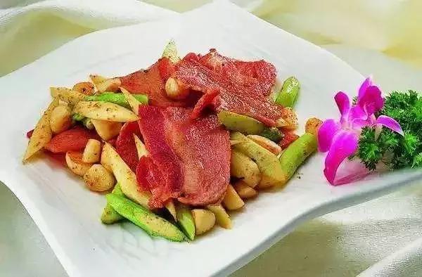 翡翠原石价值鞍山天然翡翠原石多少钱-第28张图片-翡翠网 翡翠原石价值鞍山天然翡翠原石多少钱-第28张图片-翡翠网