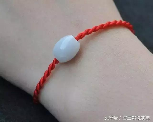 翡翠手镯摔断了怎么办,两个翡翠手镯都断了-第22张图片-翡翠网 翡翠手镯摔断了怎么办,两个翡翠手镯都断了-第22张图片-翡翠网