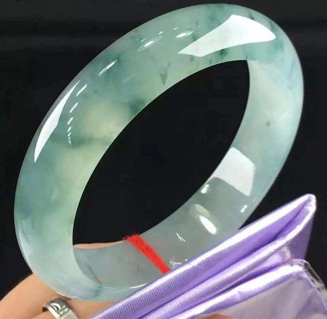 晒晒我带了5年的翡翠手镯,关于翡翠手镯知识的网站-第2张图片-翡翠网 晒晒我带了5年的翡翠手镯,关于翡翠手镯知识的网站-第2张图片-翡翠网