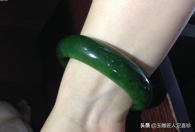 关于品质好的碧玉翡翠手镯知识的信息-第3张图片-翡翠网 关于品质好的碧玉翡翠手镯知识的信息-第3张图片-翡翠网