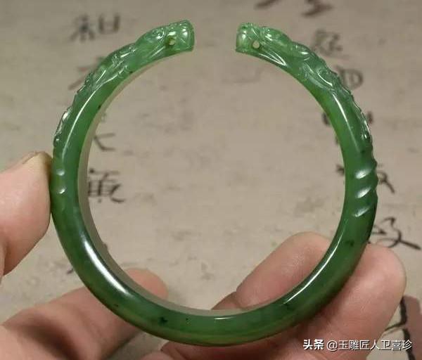 关于品质好的碧玉翡翠手镯知识的信息-第7张图片-翡翠网 关于品质好的碧玉翡翠手镯知识的信息-第7张图片-翡翠网